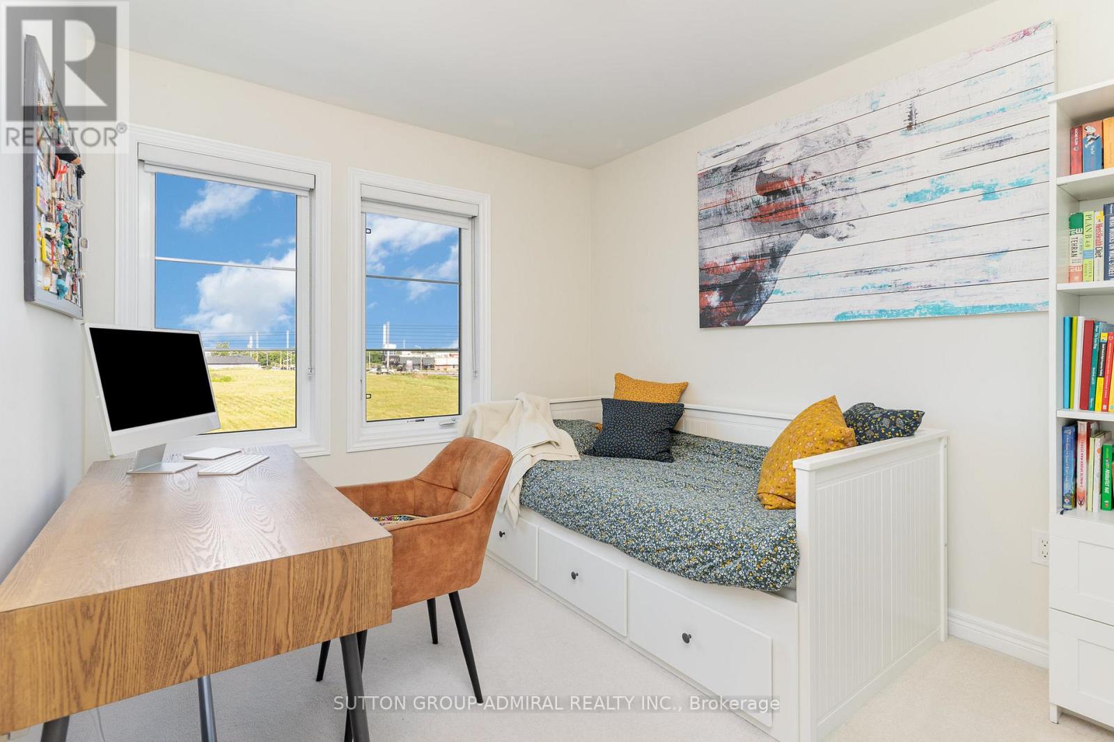 Photo 13 of 32 Grand Trunk Avenue, Vaughan ON