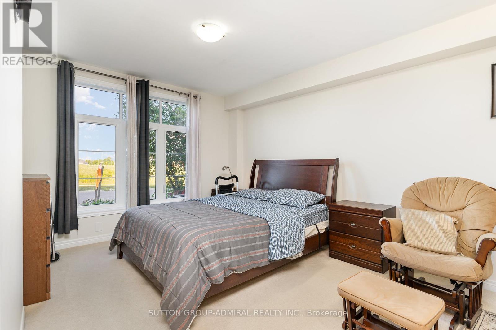 Photo 17 of 32 Grand Trunk Avenue, Vaughan ON