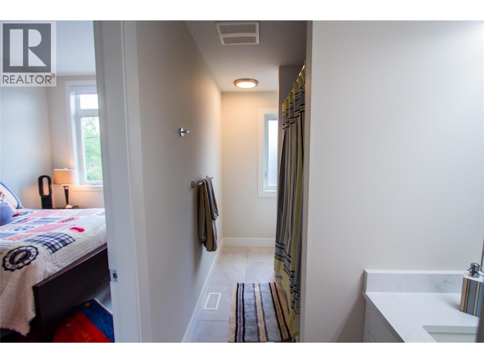 Photo 35 of 1286 Ethel Street, Kelowna BC