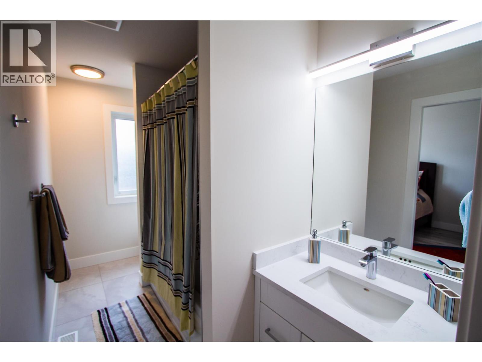 Photo 36 of 1286 Ethel Street, Kelowna BC