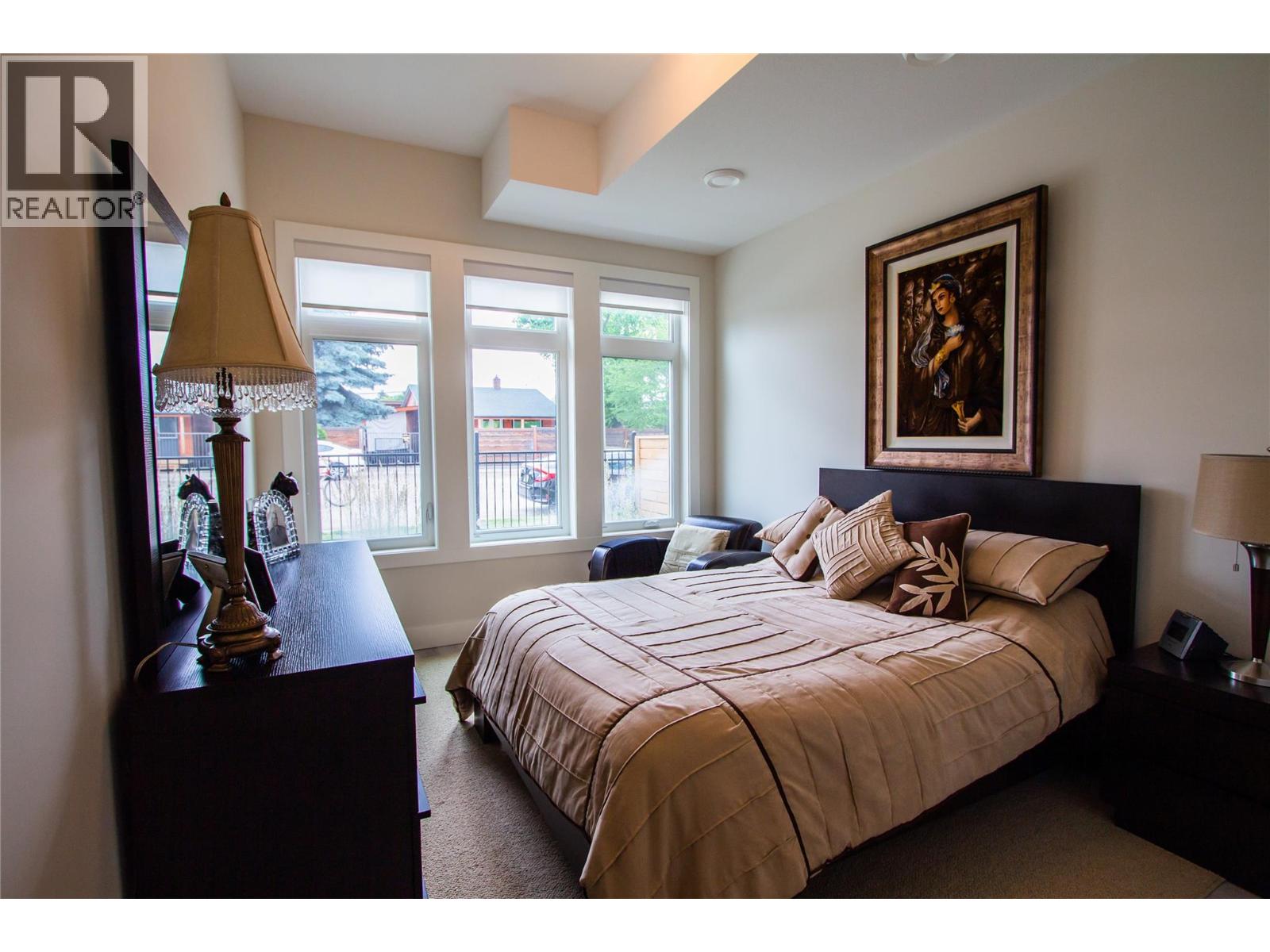 Photo 5 of 1286 Ethel Street, Kelowna BC