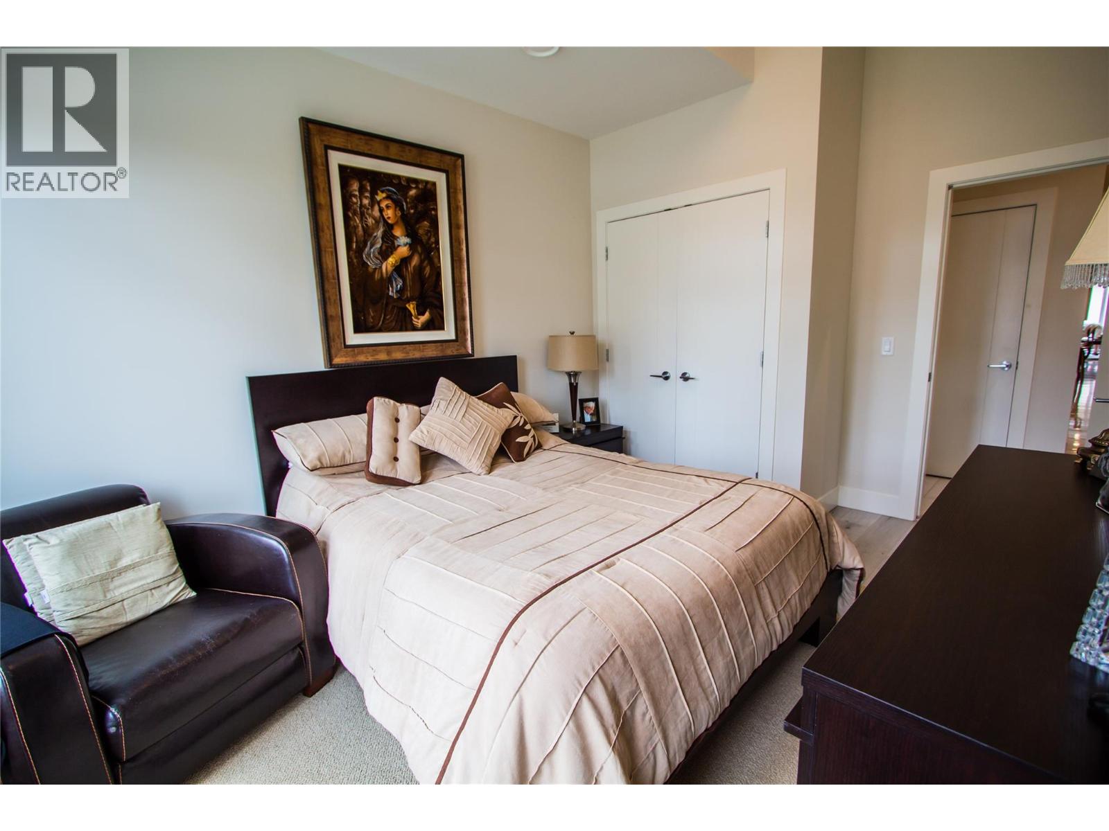 Photo 6 of 1286 Ethel Street, Kelowna BC