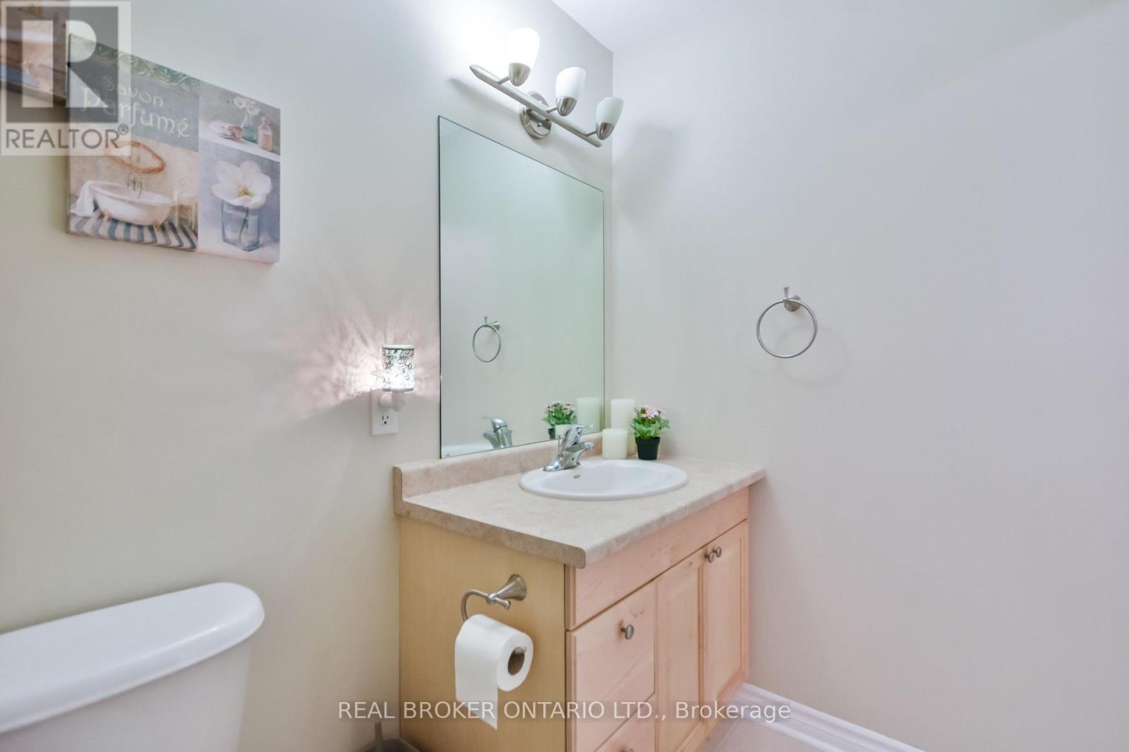 Photo 10 of 210 Pringle Drive, Barrie ON