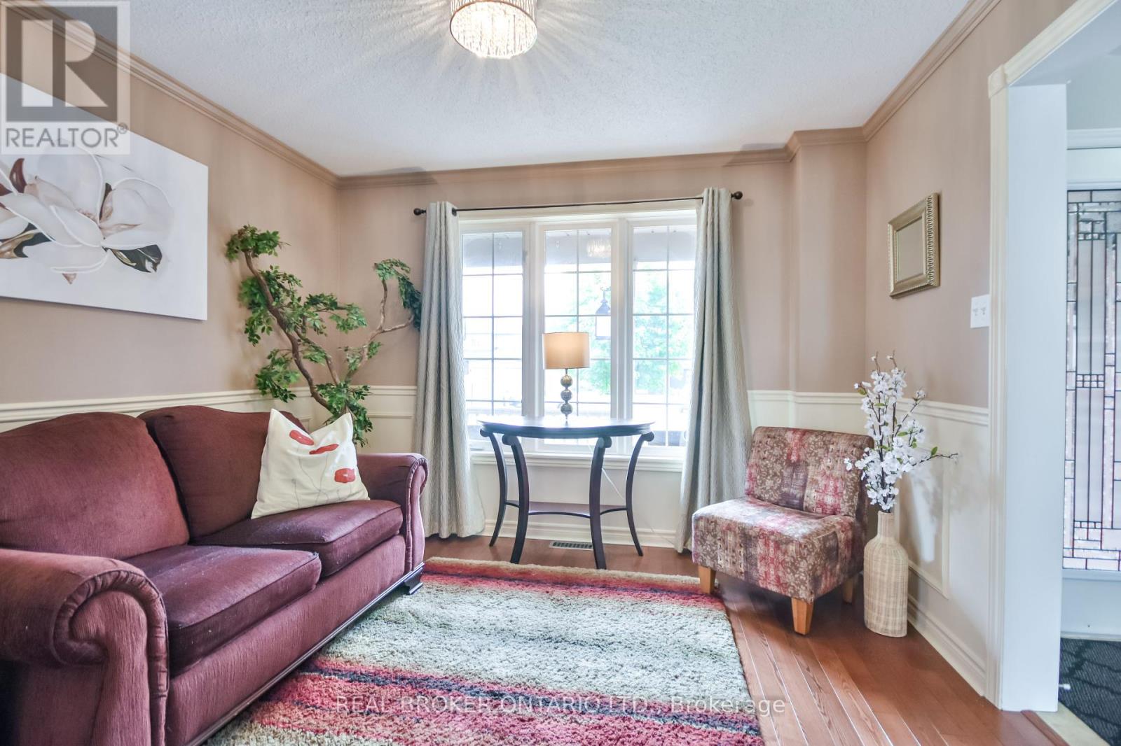 Photo 17 of 210 Pringle Drive, Barrie ON