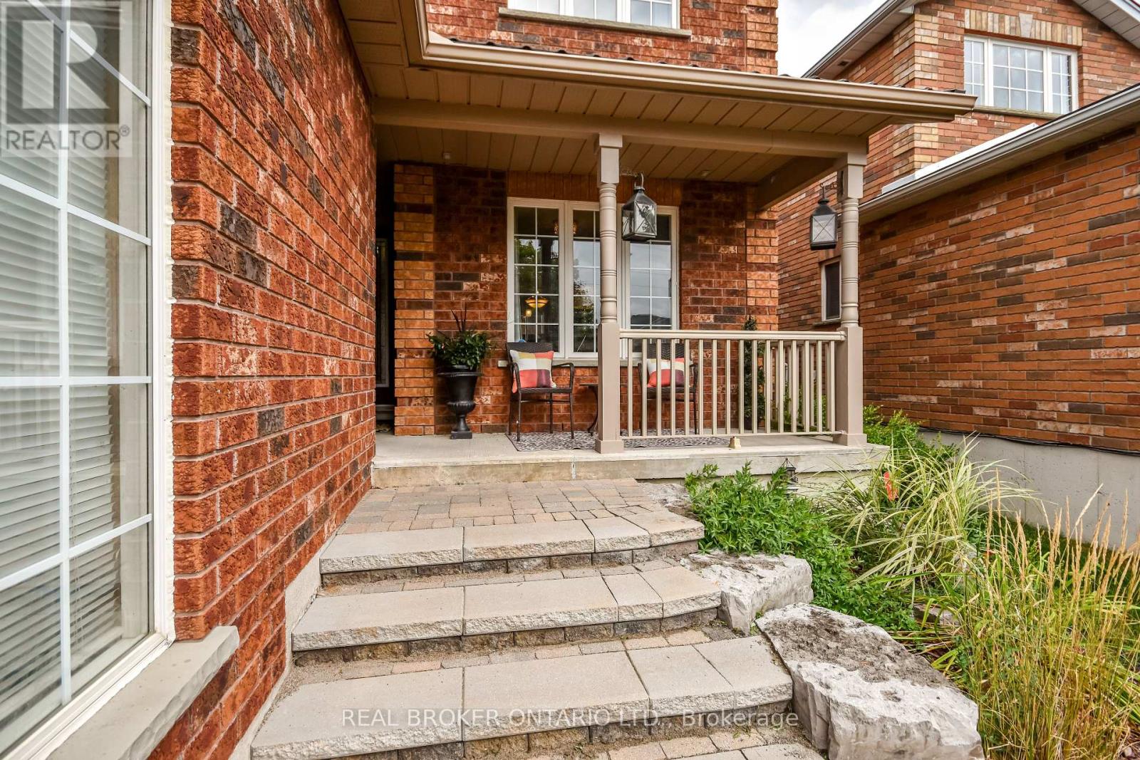 Photo 2 of 210 Pringle Drive, Barrie ON