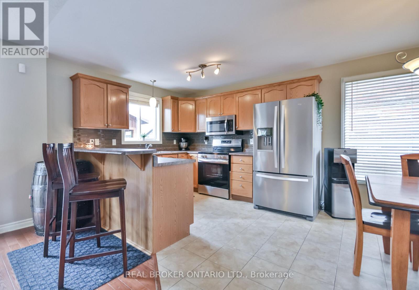 Photo 21 of 210 Pringle Drive, Barrie ON
