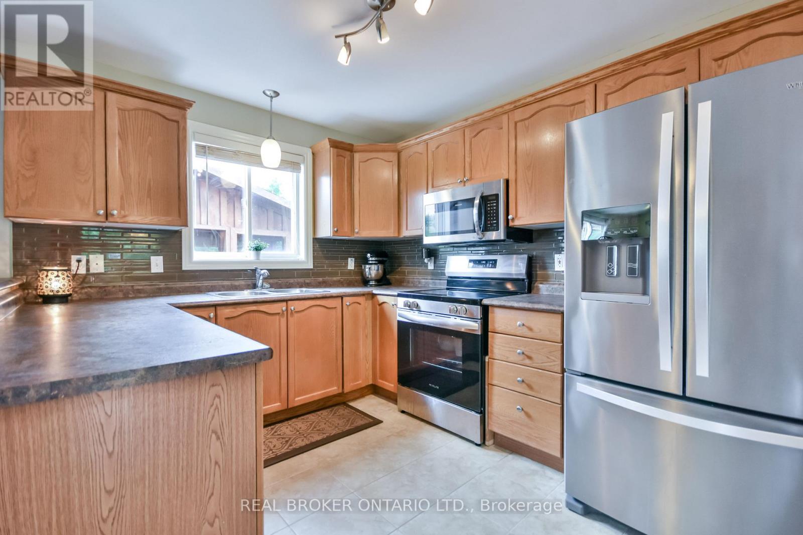 Photo 22 of 210 Pringle Drive, Barrie ON