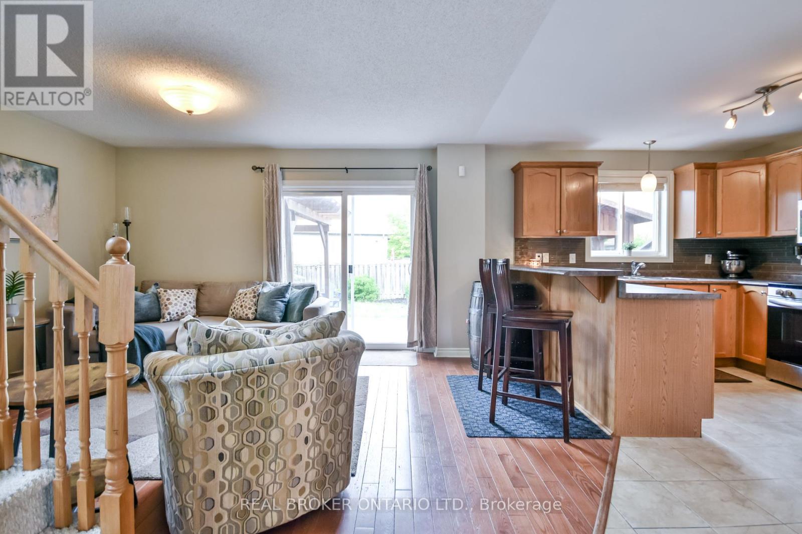 Photo 27 of 210 Pringle Drive, Barrie ON