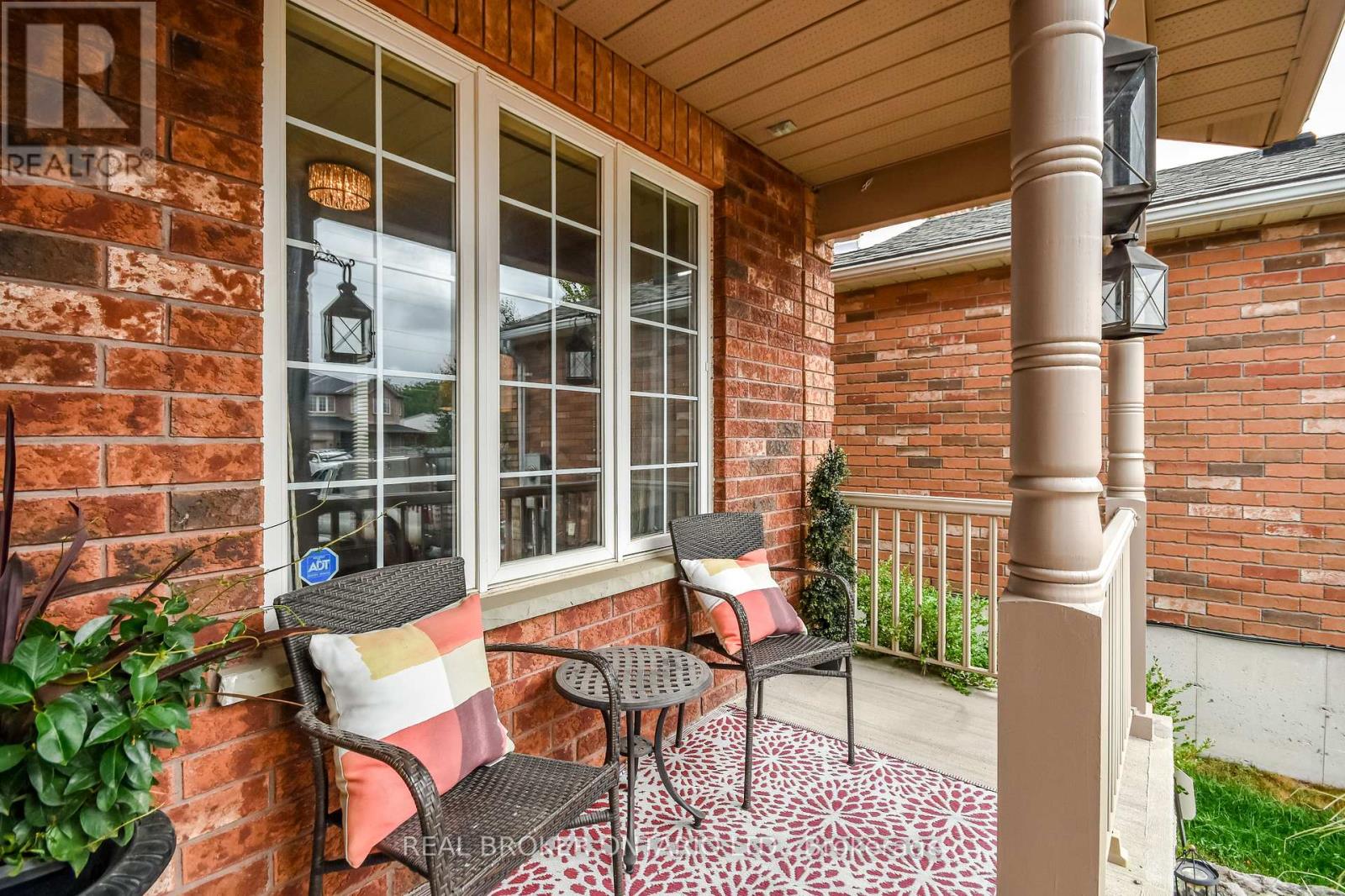 Photo 3 of 210 Pringle Drive, Barrie ON