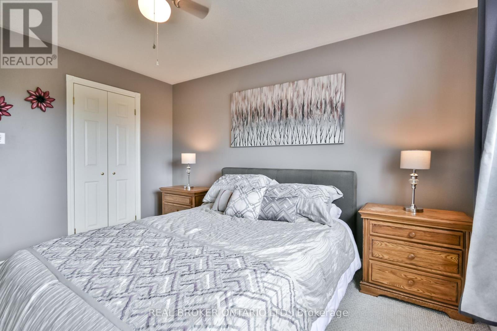 Photo 31 of 210 Pringle Drive, Barrie ON