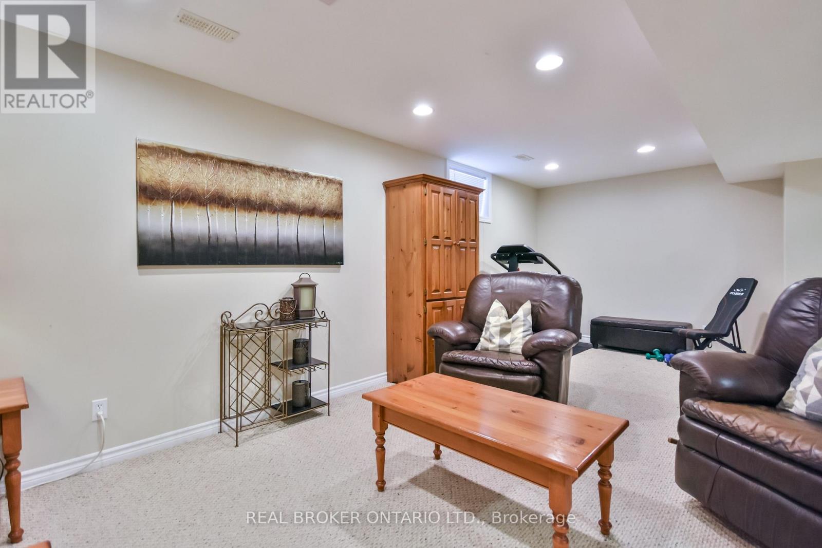 Photo 5 of 210 Pringle Drive, Barrie ON