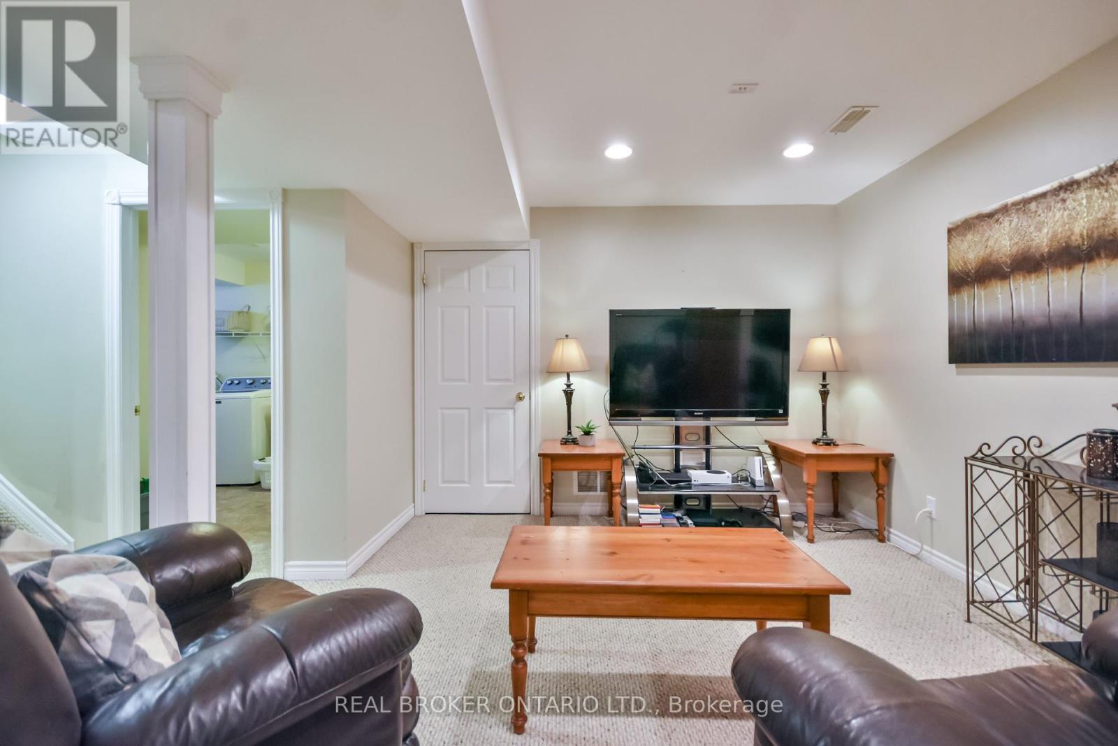 Photo 7 of 210 Pringle Drive, Barrie ON