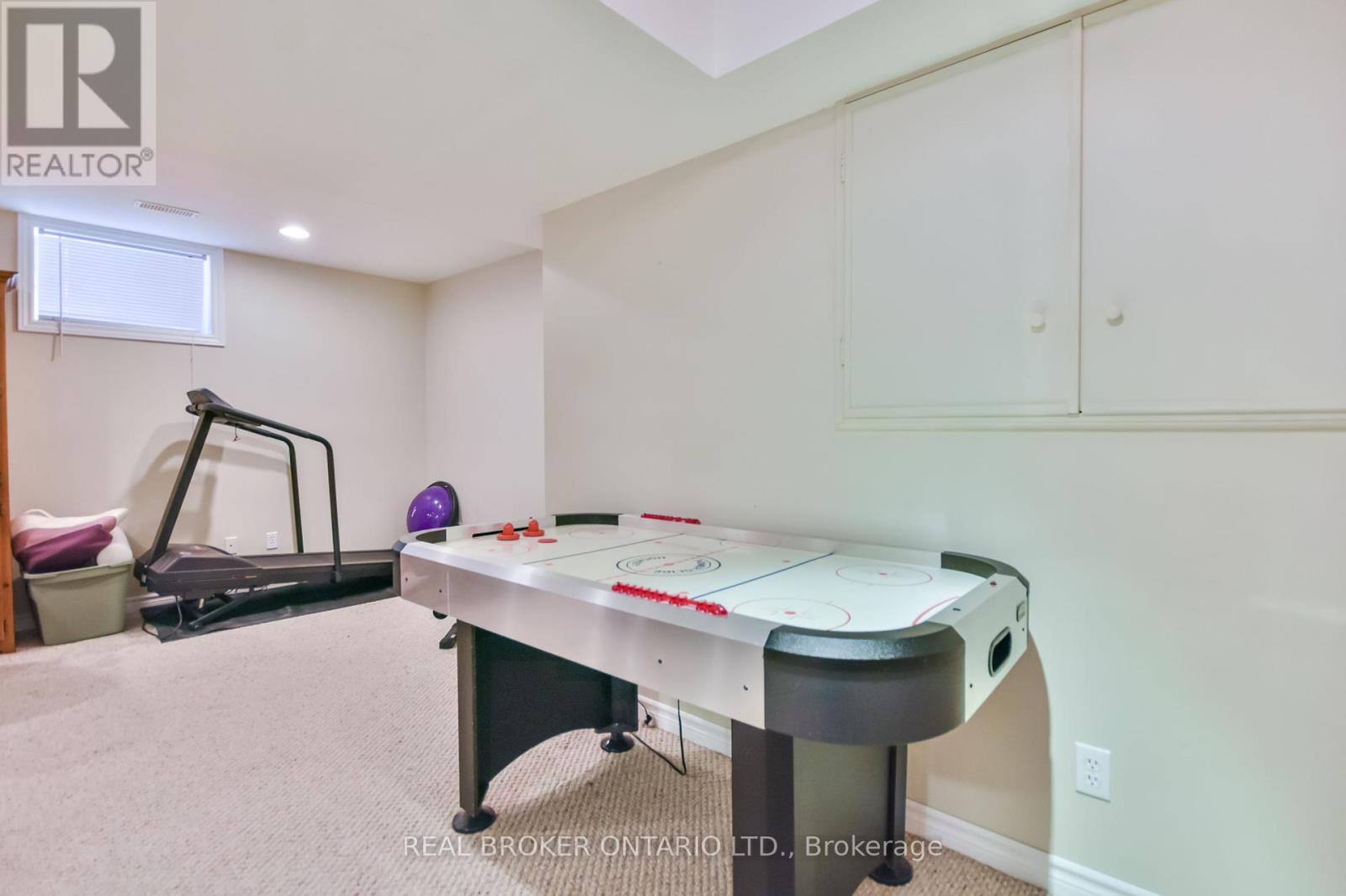 Photo 9 of 210 Pringle Drive, Barrie ON
