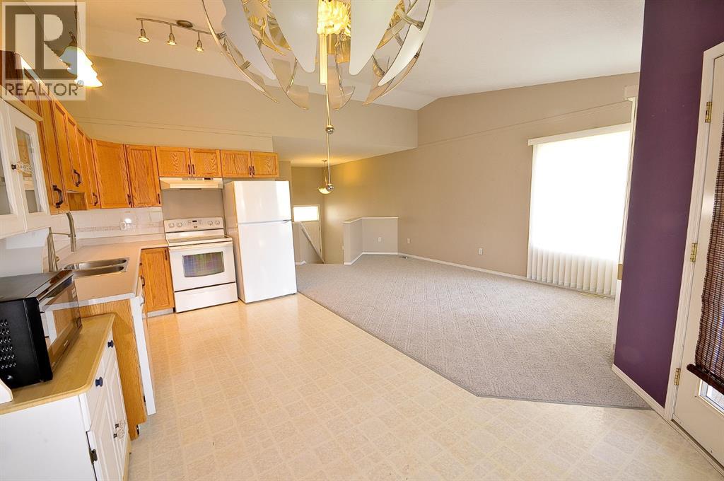Photo 4 of 9020 64 Avenue, Grande Prairie AB