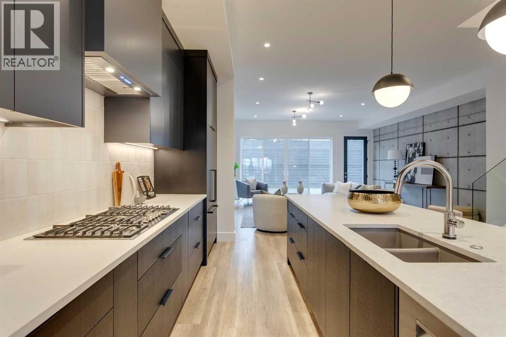 Photo 15 of 2036 30 Avenue Sw, Calgary AB