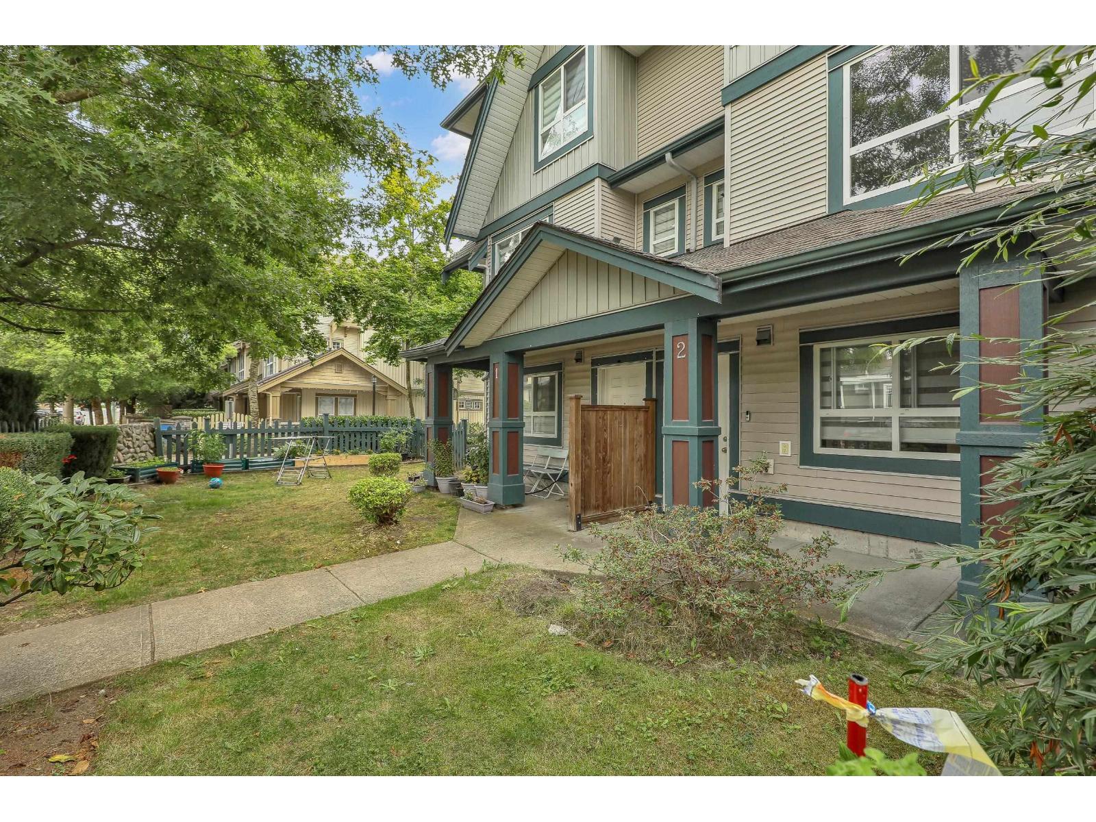 Photo 5 of 2 12730 66 Avenue, Surrey BC