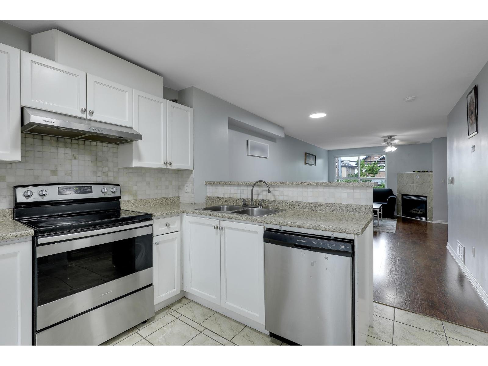 Photo 12 of 2 12730 66 Avenue, Surrey BC