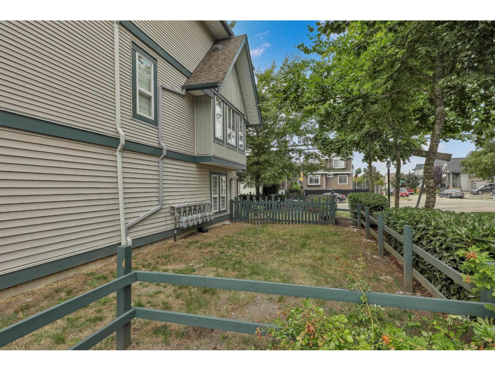 Photo 7 of 2 12730 66 Avenue, Surrey BC