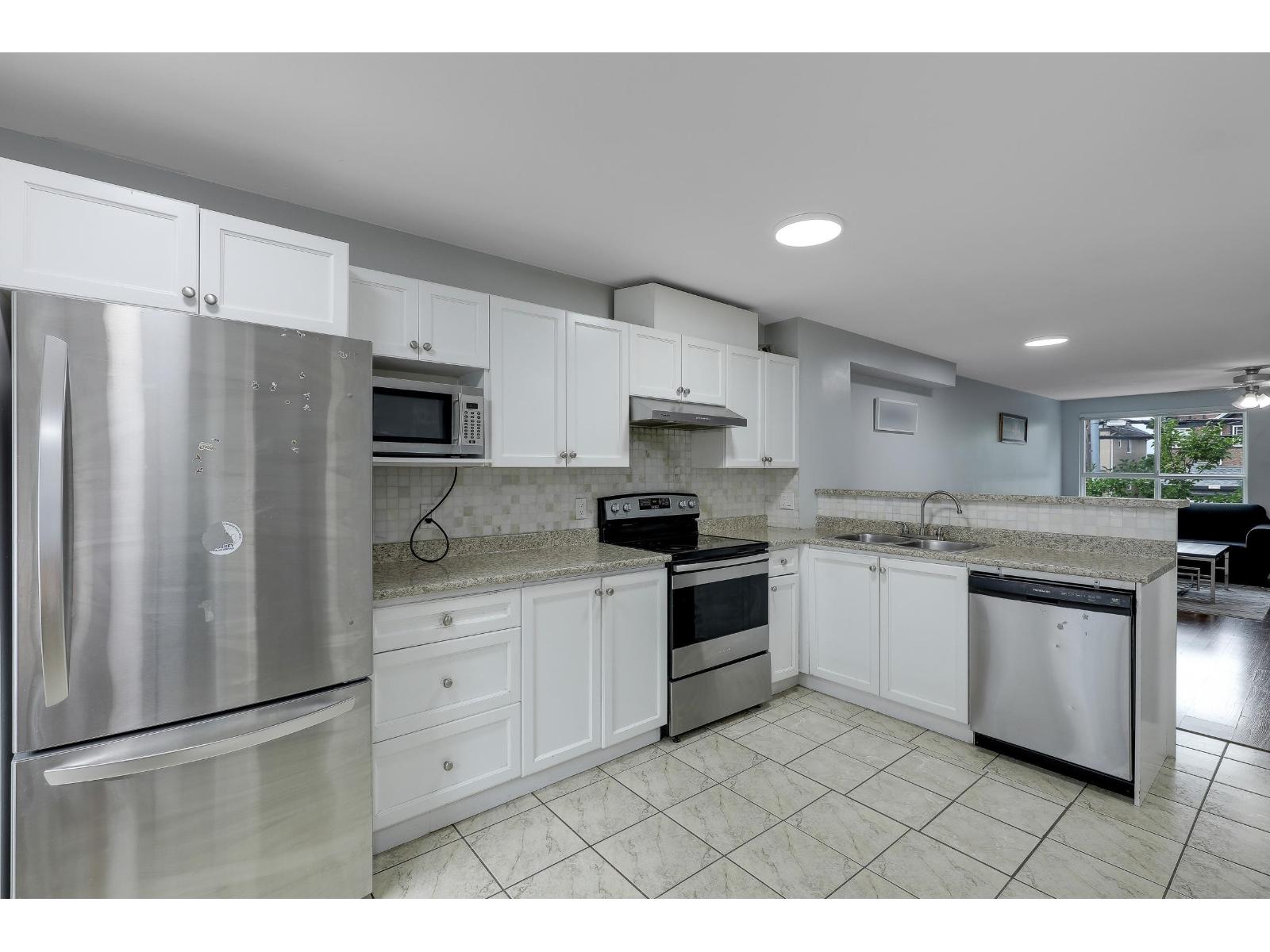 Photo 16 of 2 12730 66 Avenue, Surrey BC