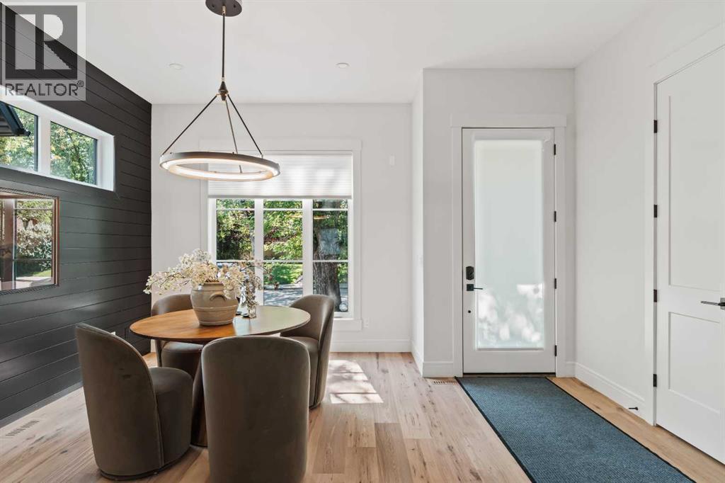 Photo 3 of 1732 47 Avenue Sw, Calgary AB