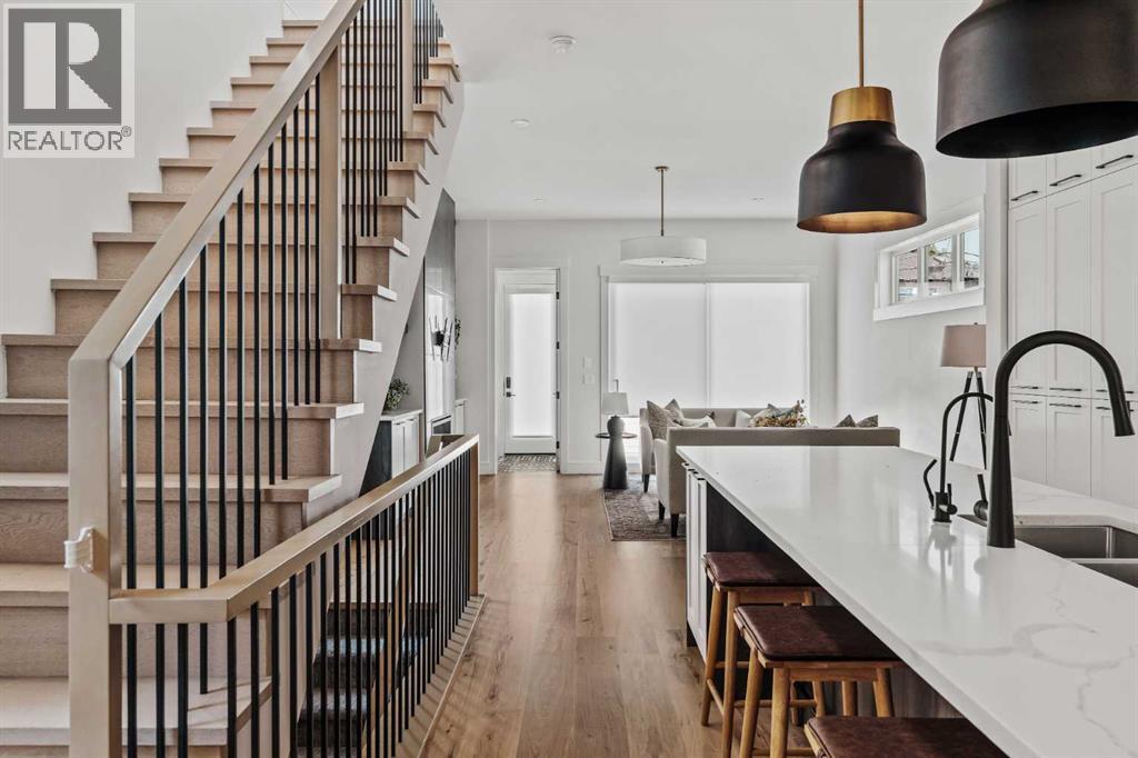 Photo 8 of 1732 47 Avenue Sw, Calgary AB