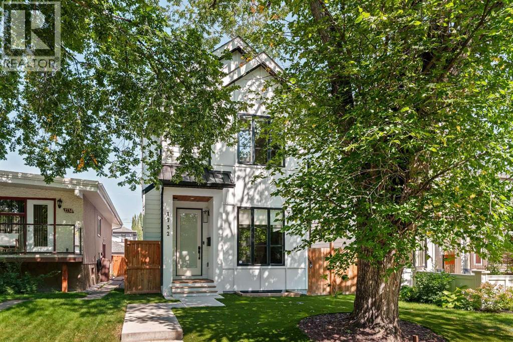 Photo 1 of 1732 47 Avenue Sw, Calgary AB