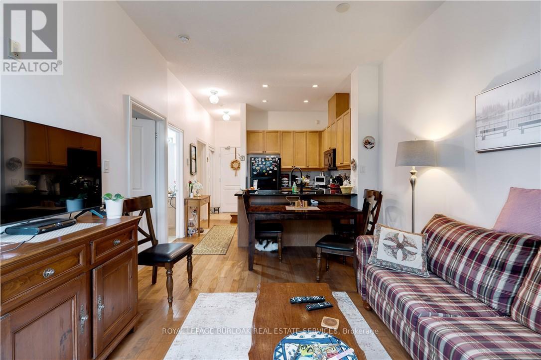 Photo 12 of 111 5327 Upper Middle Road, Burlington ON