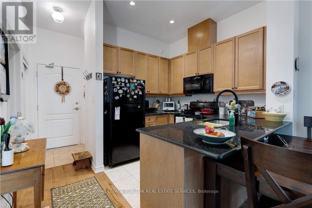 Photo 15 of 111 5327 Upper Middle Road, Burlington ON