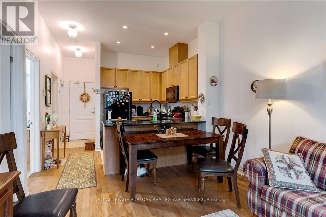 Photo 9 of 111 5327 Upper Middle Road, Burlington ON
