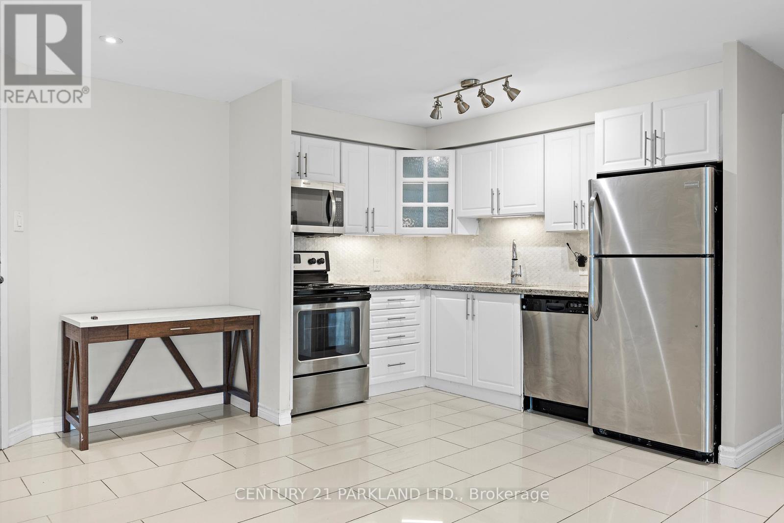 Photo 13 of 112 35 Trailwood Drive, Mississauga ON