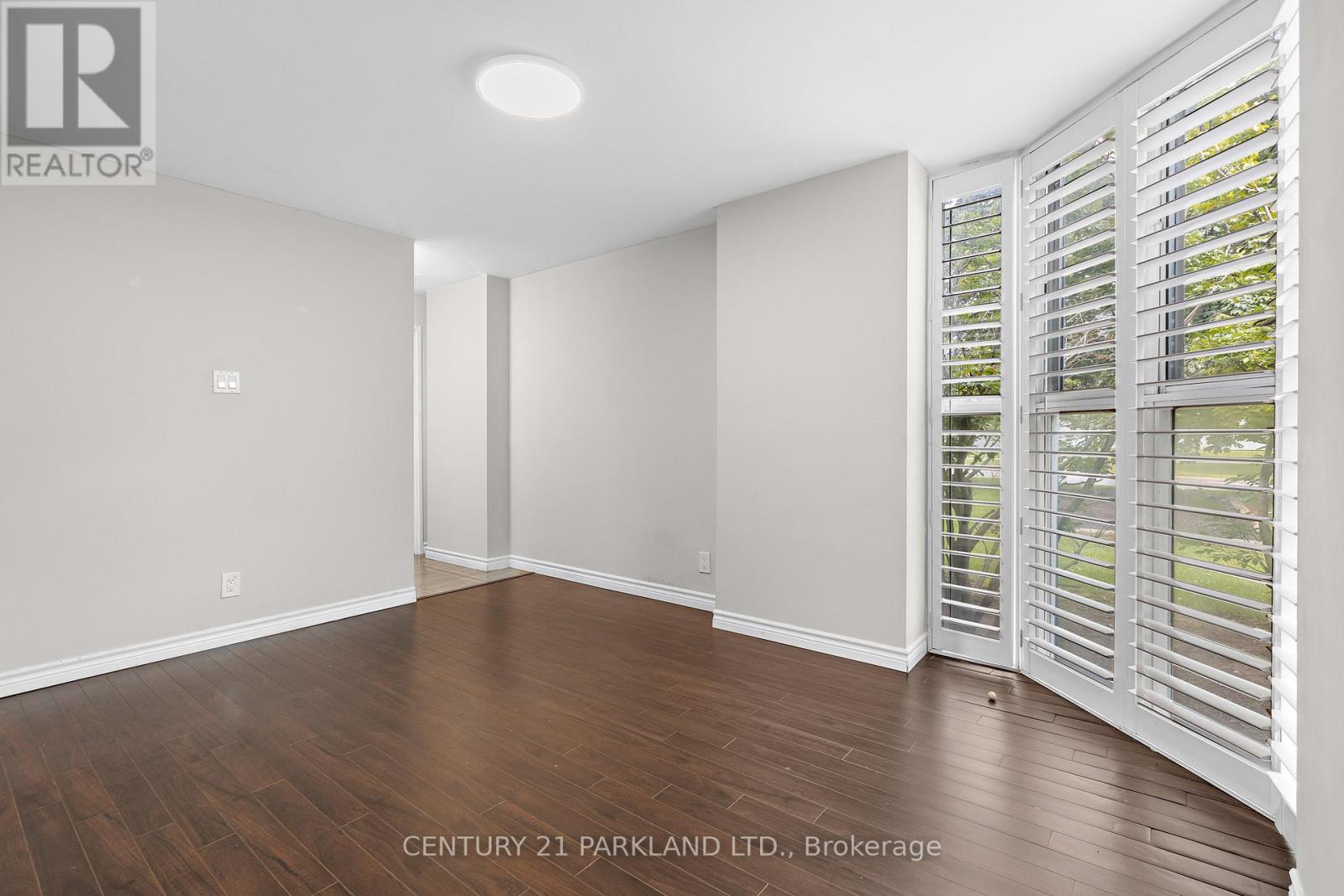 Photo 19 of 112 35 Trailwood Drive, Mississauga ON