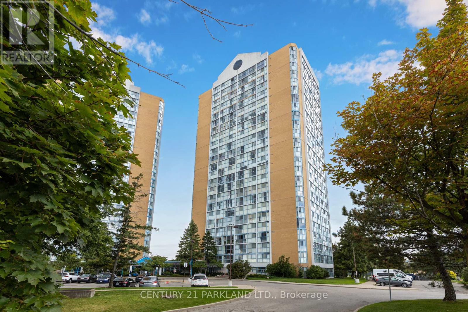 Photo 2 of 112 35 Trailwood Drive, Mississauga ON