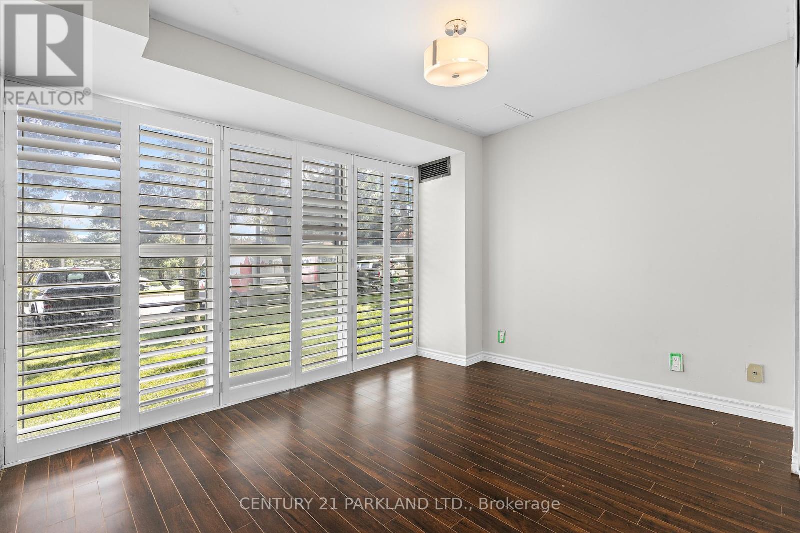 Photo 21 of 112 35 Trailwood Drive, Mississauga ON