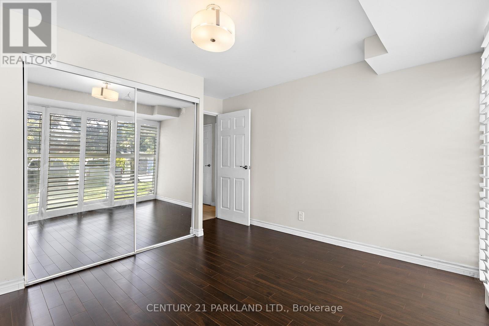 Photo 23 of 112 35 Trailwood Drive, Mississauga ON