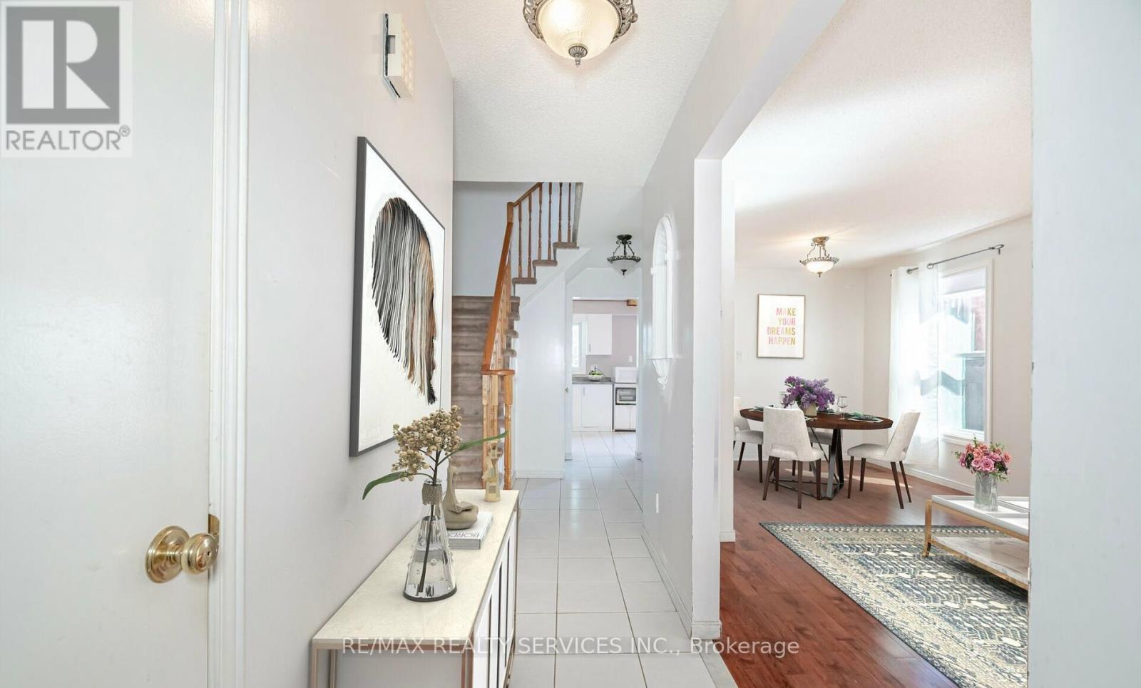 Photo 2 of 28 Panda Lane, Brampton ON