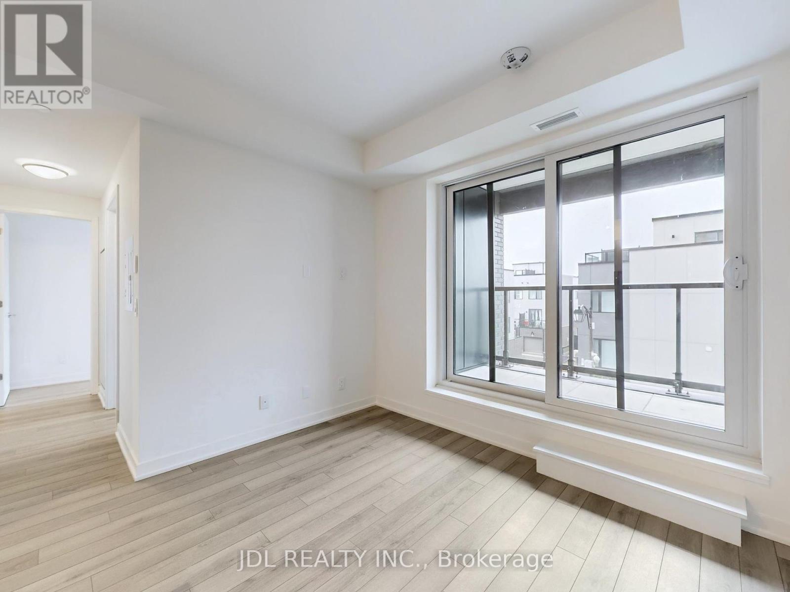Photo 11 of 309 3079 Trafalgar Road E, Oakville ON