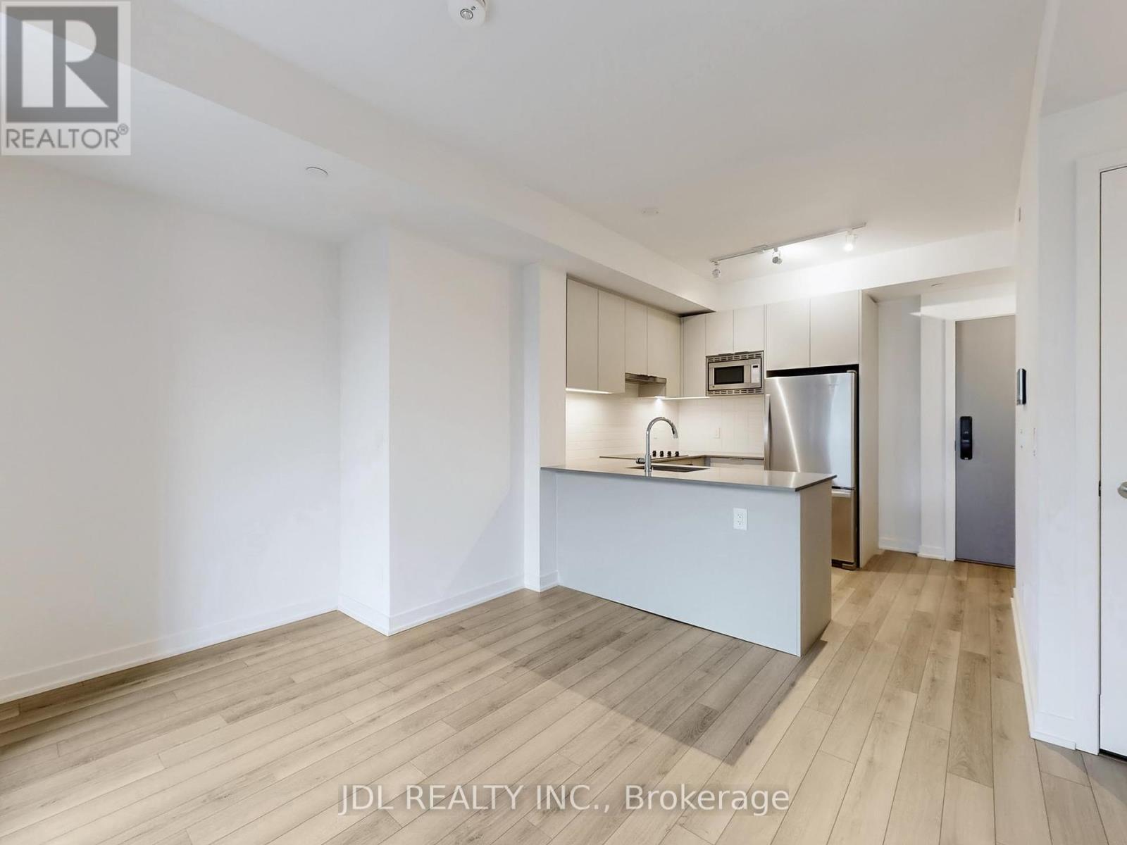 Photo 12 of 309 3079 Trafalgar Road E, Oakville ON
