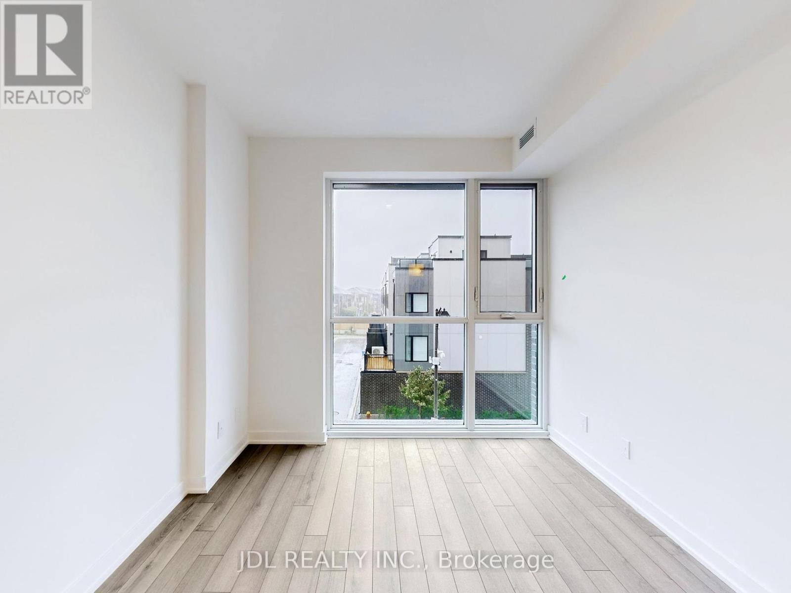 Photo 19 of 309 3079 Trafalgar Road E, Oakville ON