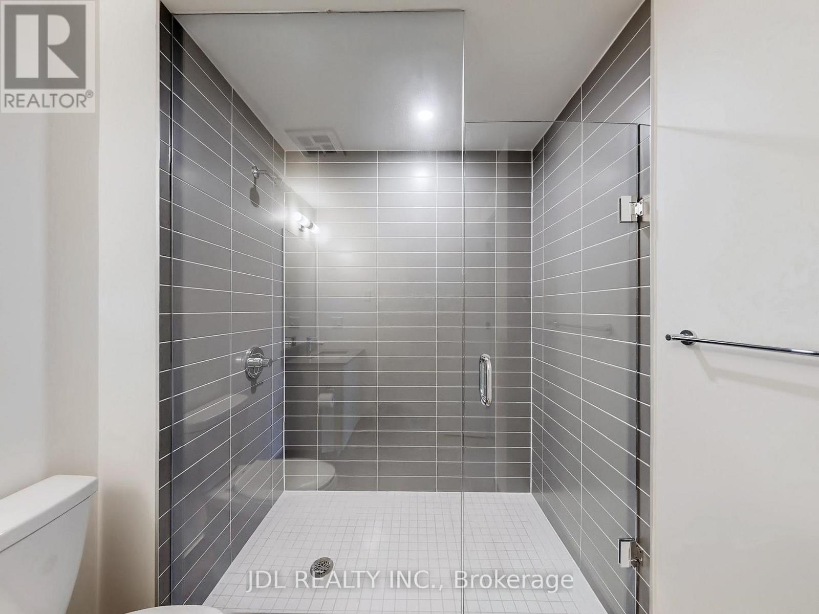 Photo 26 of 309 3079 Trafalgar Road E, Oakville ON