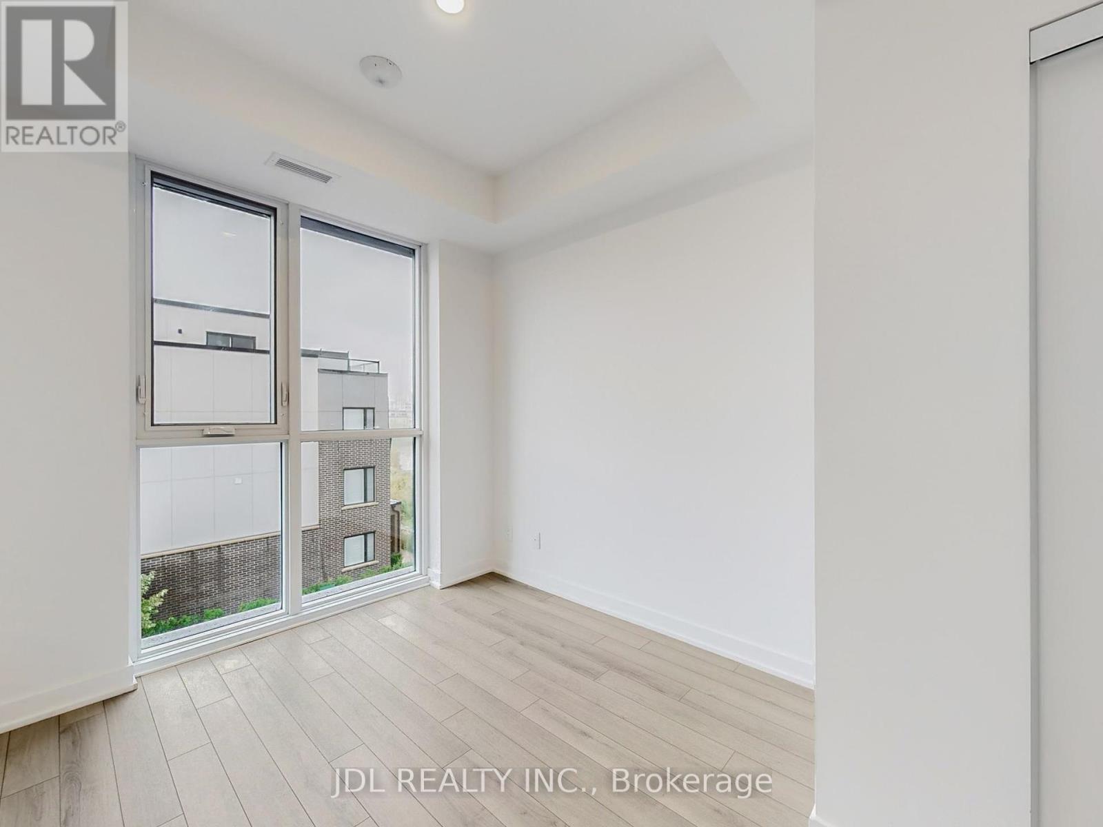 Photo 27 of 309 3079 Trafalgar Road E, Oakville ON