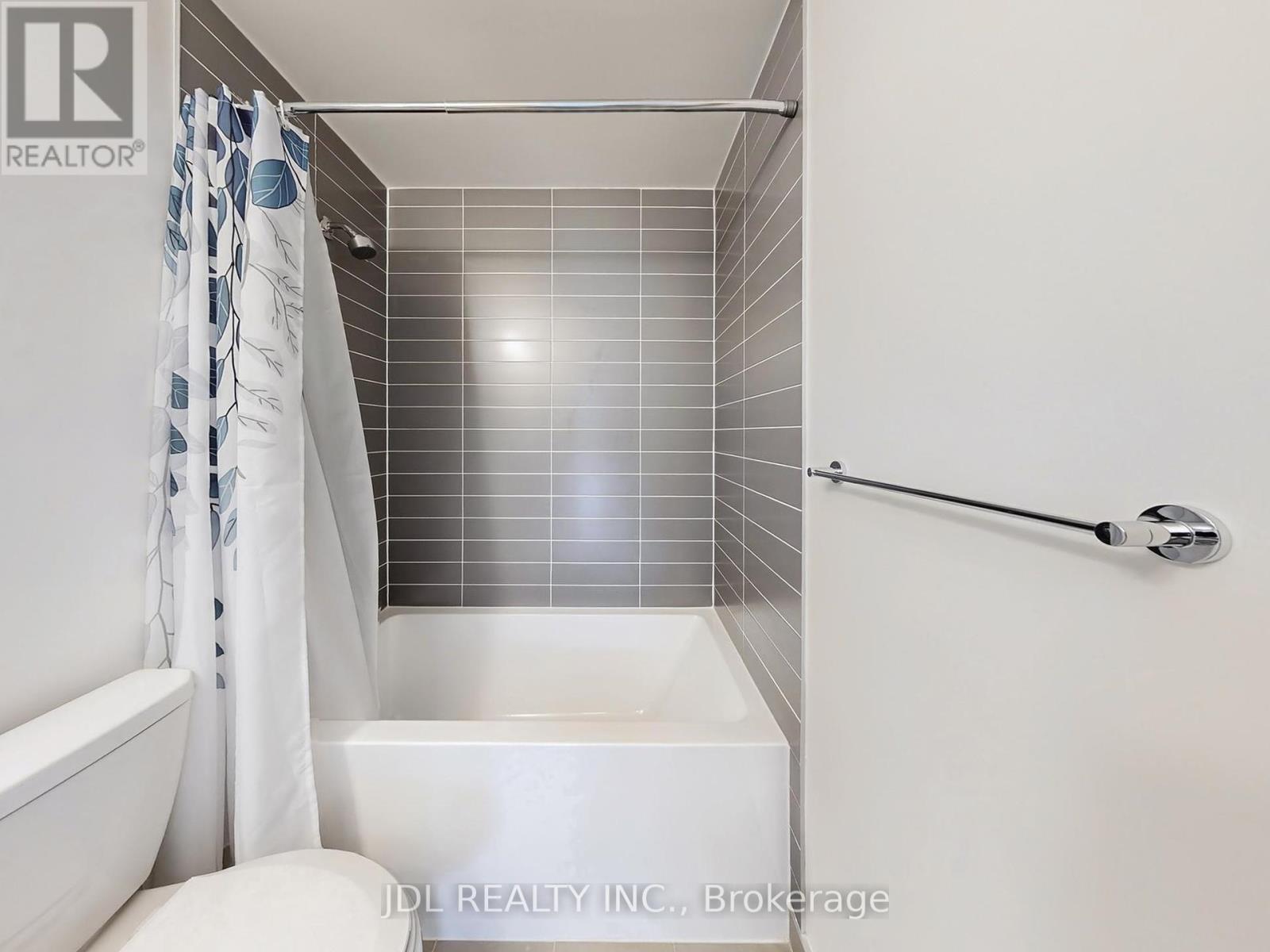 Photo 32 of 309 3079 Trafalgar Road E, Oakville ON