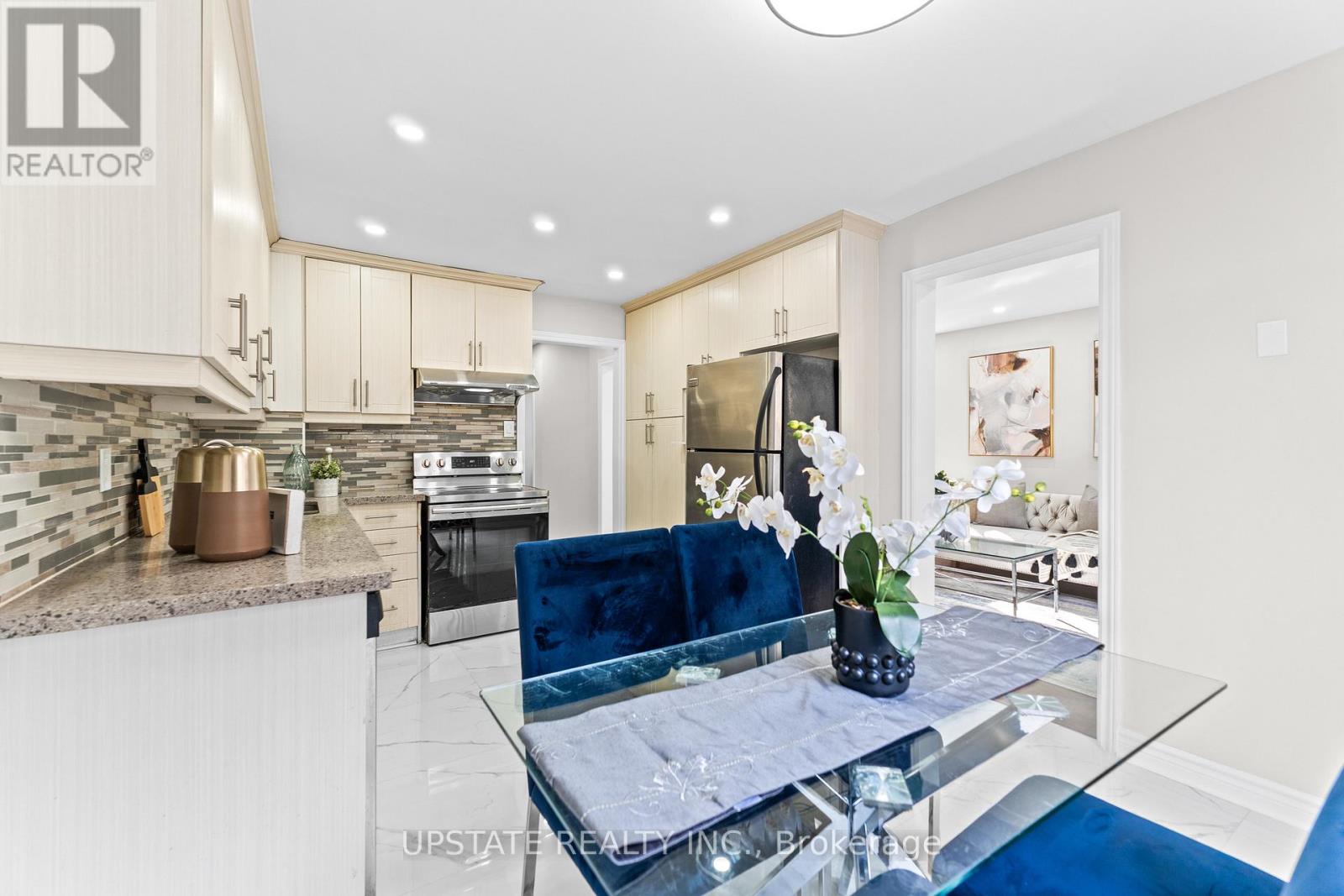 Photo 12 of 31 Danum Road, Brampton ON