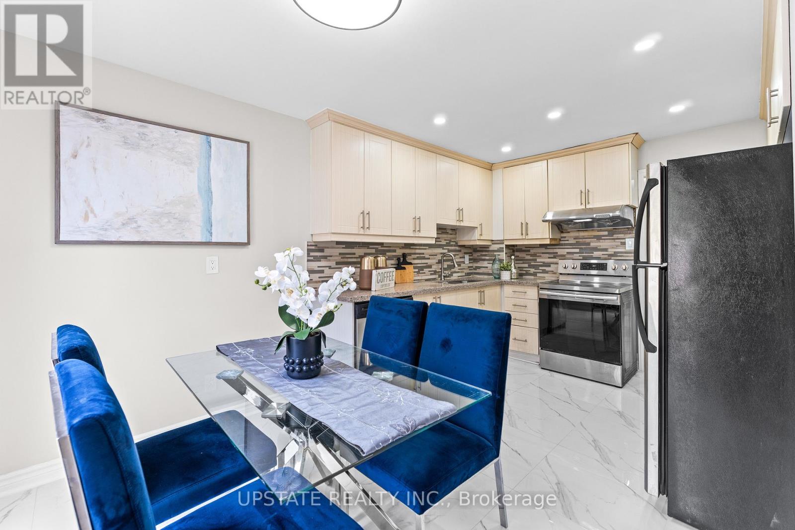 Photo 13 of 31 Danum Road, Brampton ON