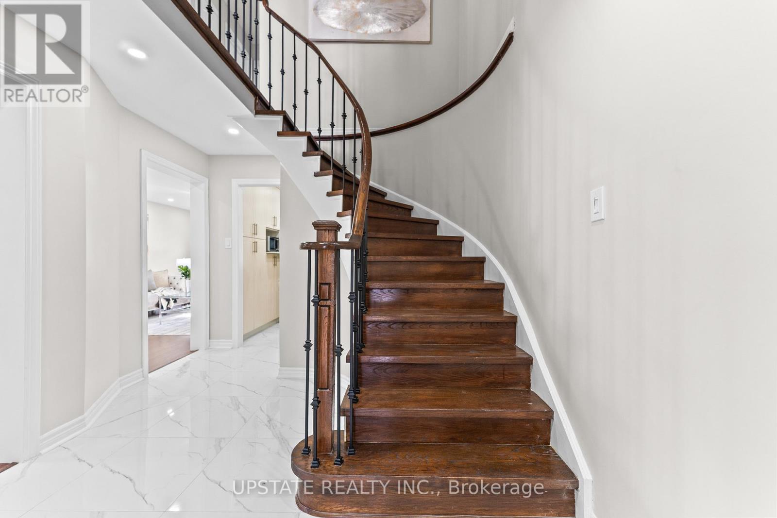 Photo 19 of 31 Danum Road, Brampton ON