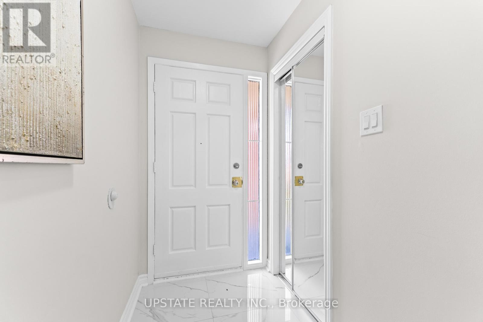 Photo 3 of 31 Danum Road, Brampton ON