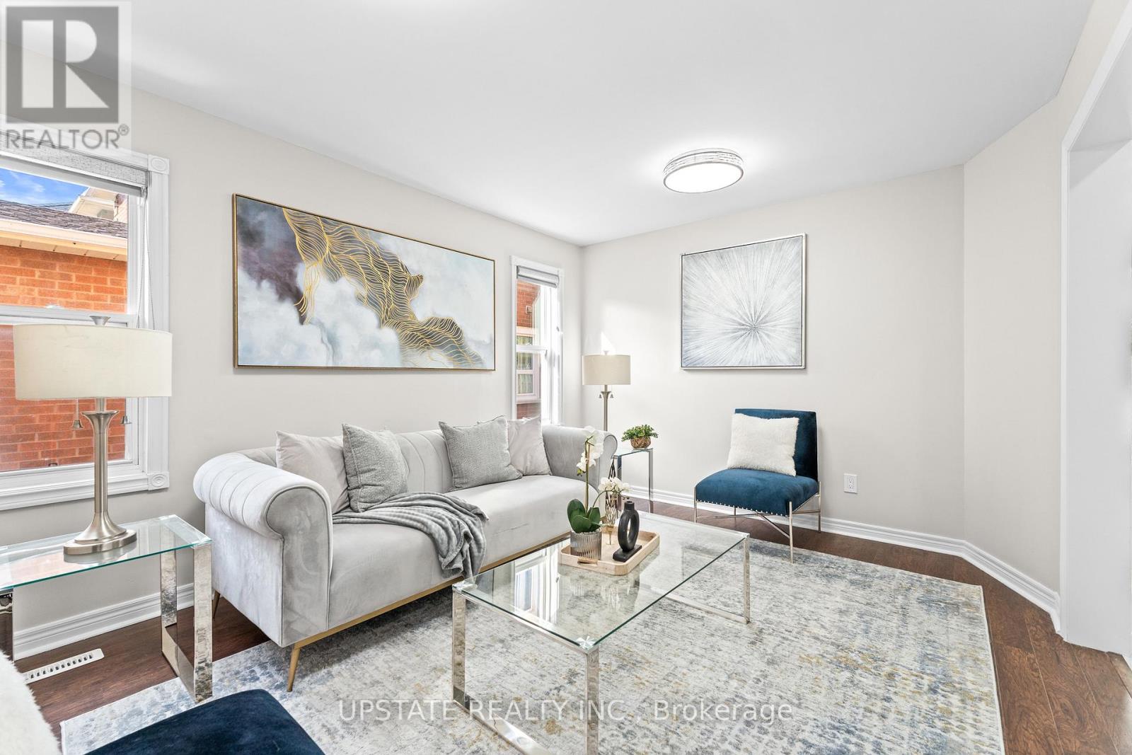 Photo 5 of 31 Danum Road, Brampton ON