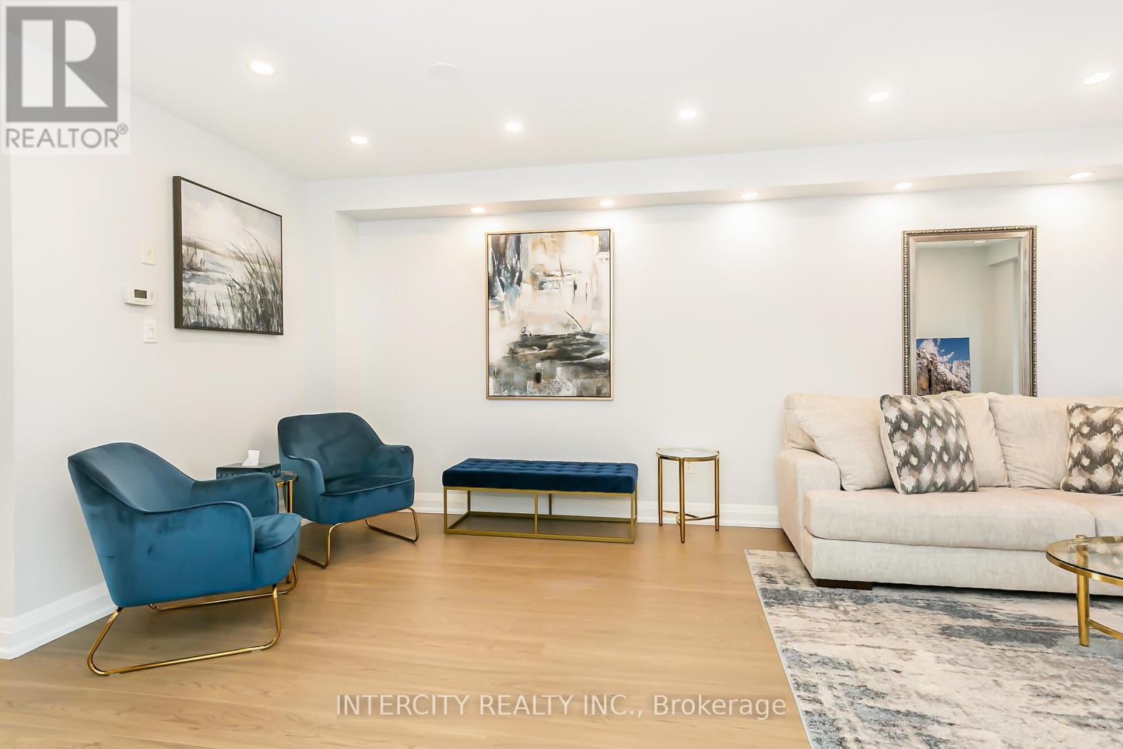 Photo 10 of 40 4950 Albina Way, Mississauga ON