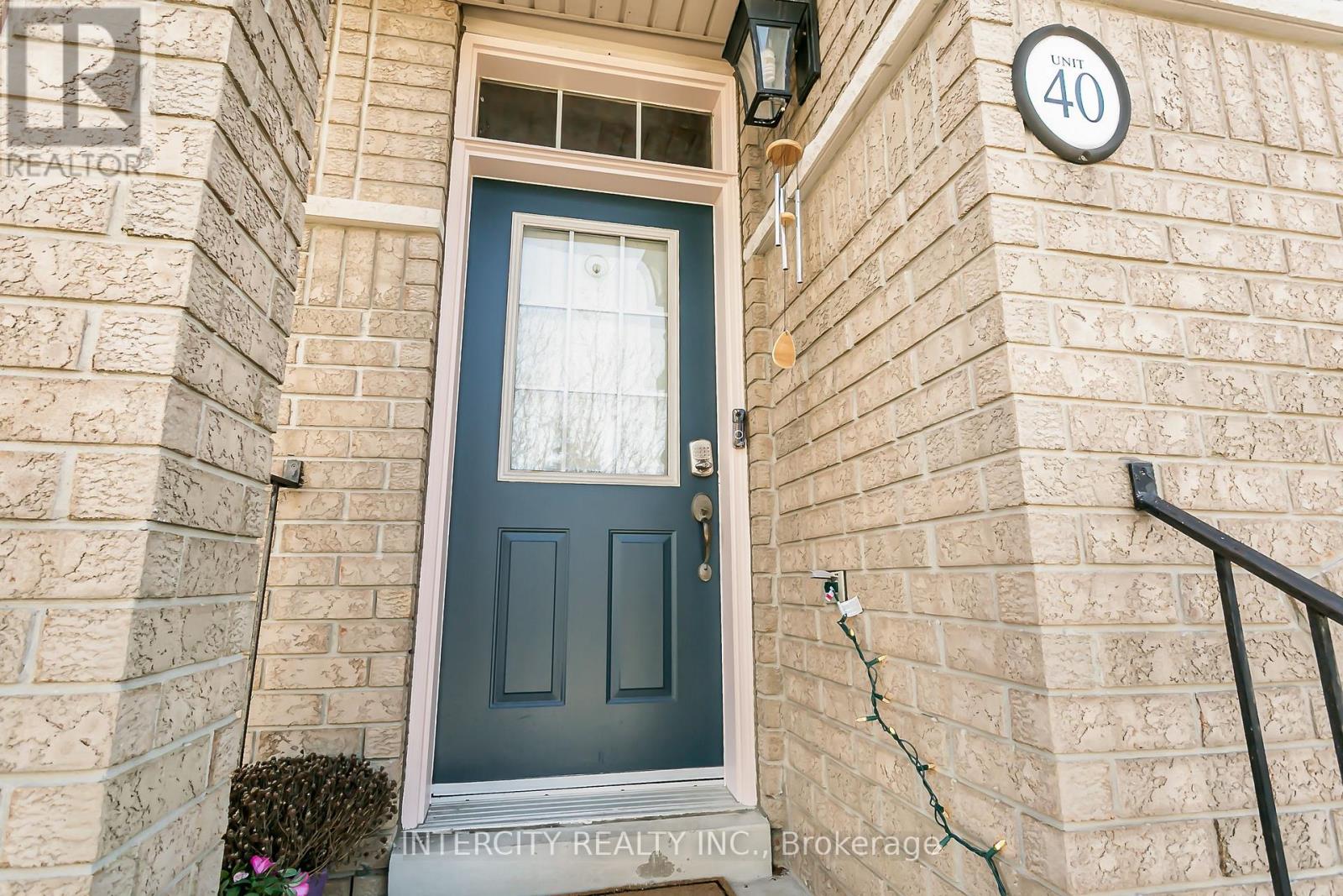 Photo 2 of 40 4950 Albina Way, Mississauga ON