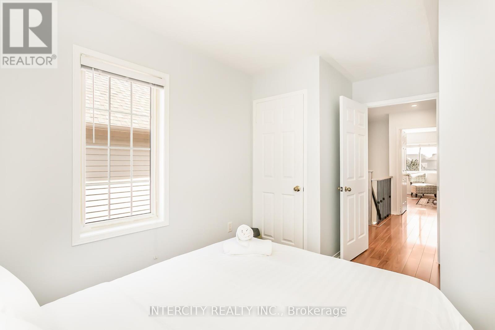 Photo 31 of 40 4950 Albina Way, Mississauga ON