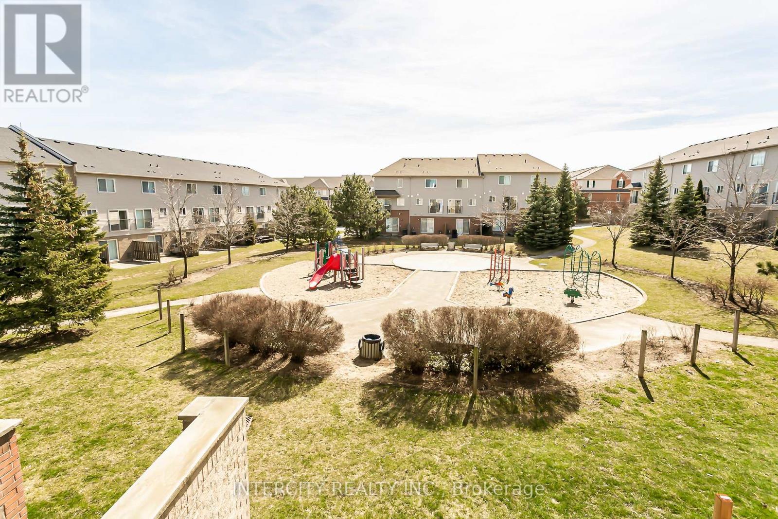 Photo 33 of 40 4950 Albina Way, Mississauga ON